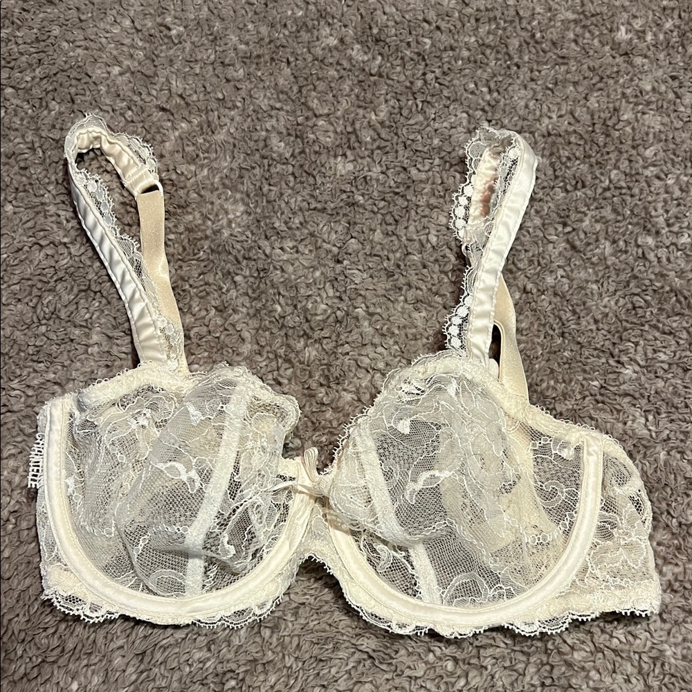 Chantelle Sheer Lace Underwire Bra in Ivory Cream